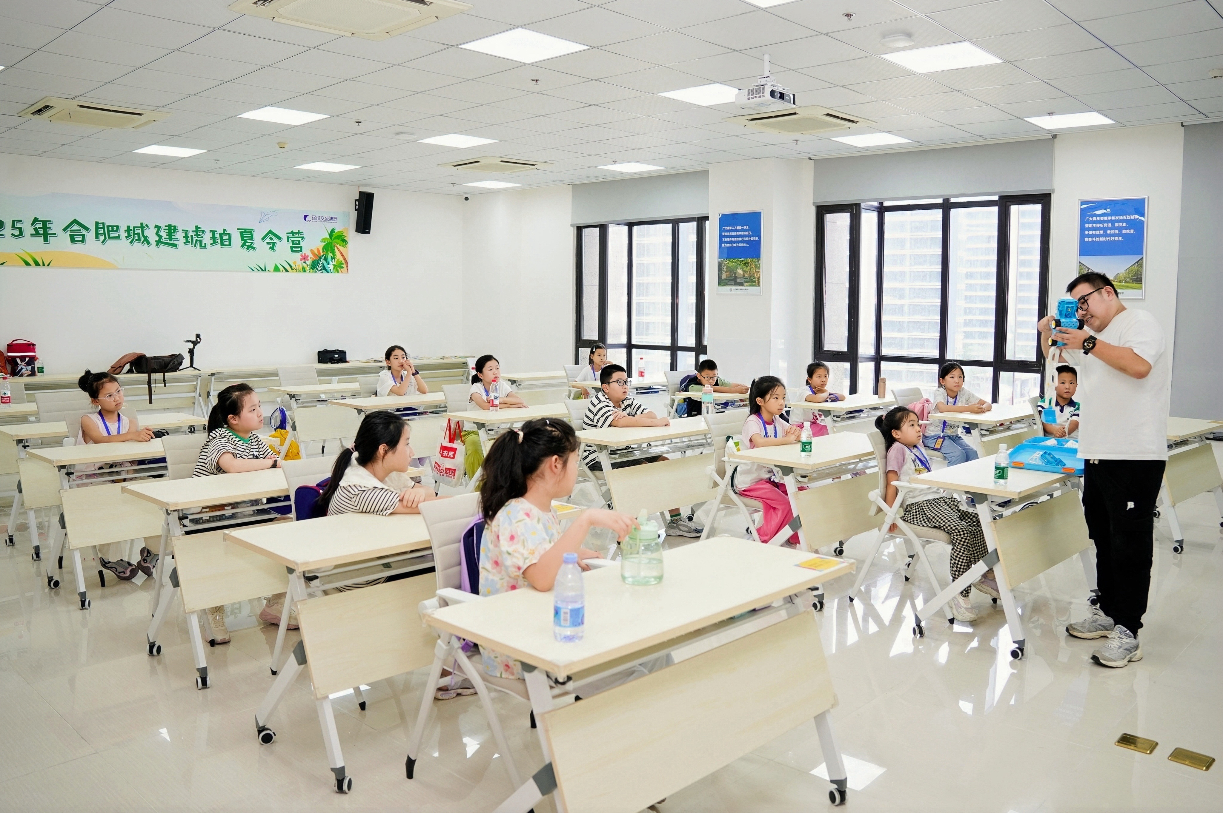 “琥珀夏令营”拉近红桃国际与职工家庭的距离